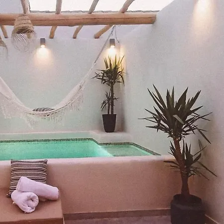 Apartament With Private Pool