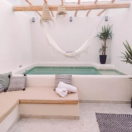 With Private Pool *