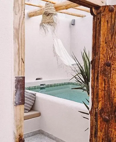 With Private Pool Apartmán *