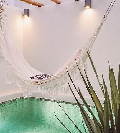 With Private Pool *